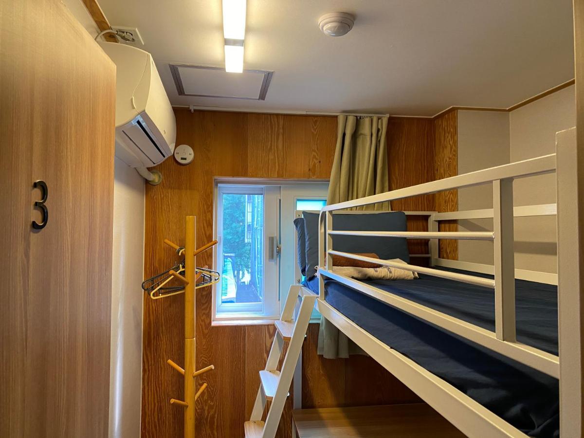 Backpackers Inside Hostel Seoul Bagian luar foto