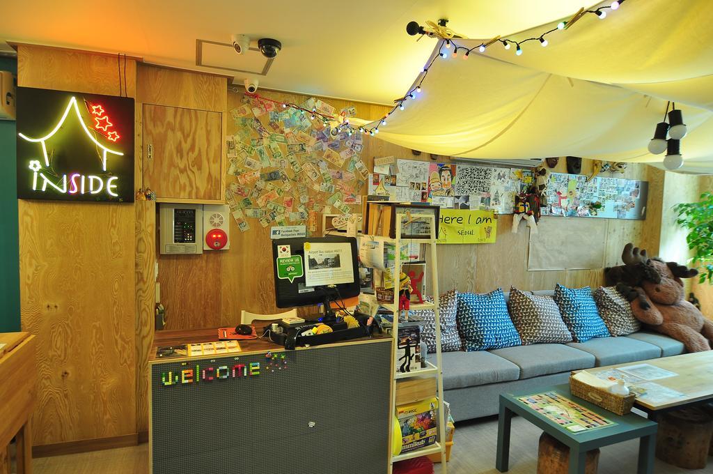 Backpackers Inside Hostel Seoul Bagian luar foto
