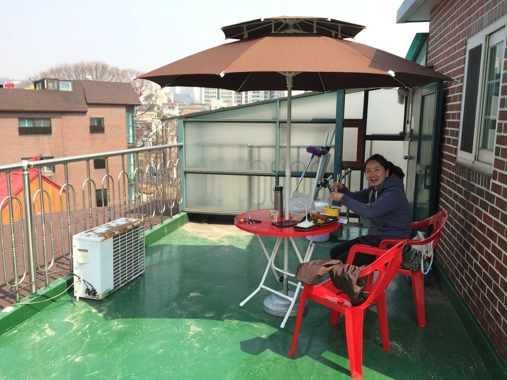 Backpackers Inside Hostel Seoul Bagian luar foto