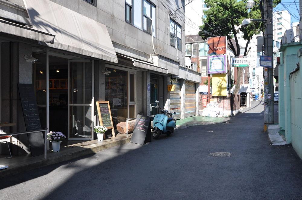 Backpackers Inside Hostel Seoul Bagian luar foto
