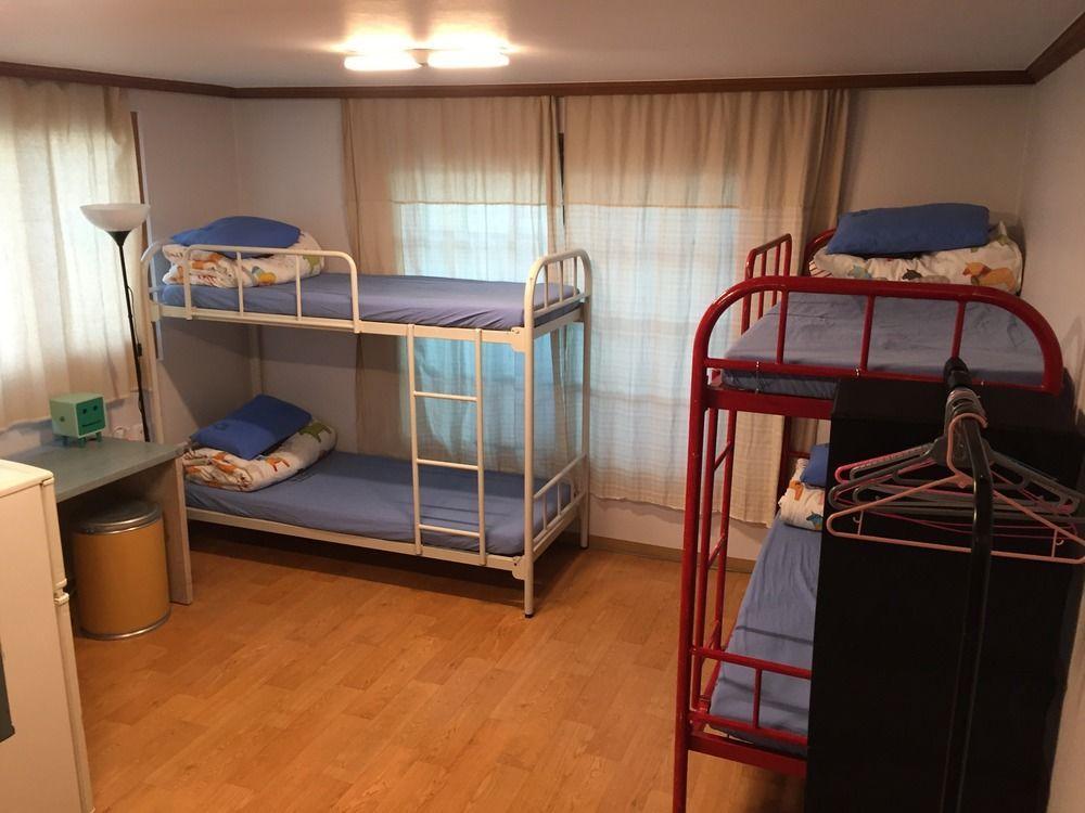 Backpackers Inside Hostel Seoul Bagian luar foto
