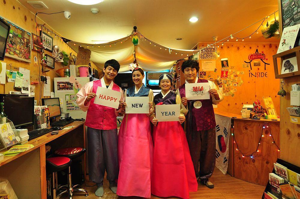 Backpackers Inside Hostel Seoul Bagian luar foto
