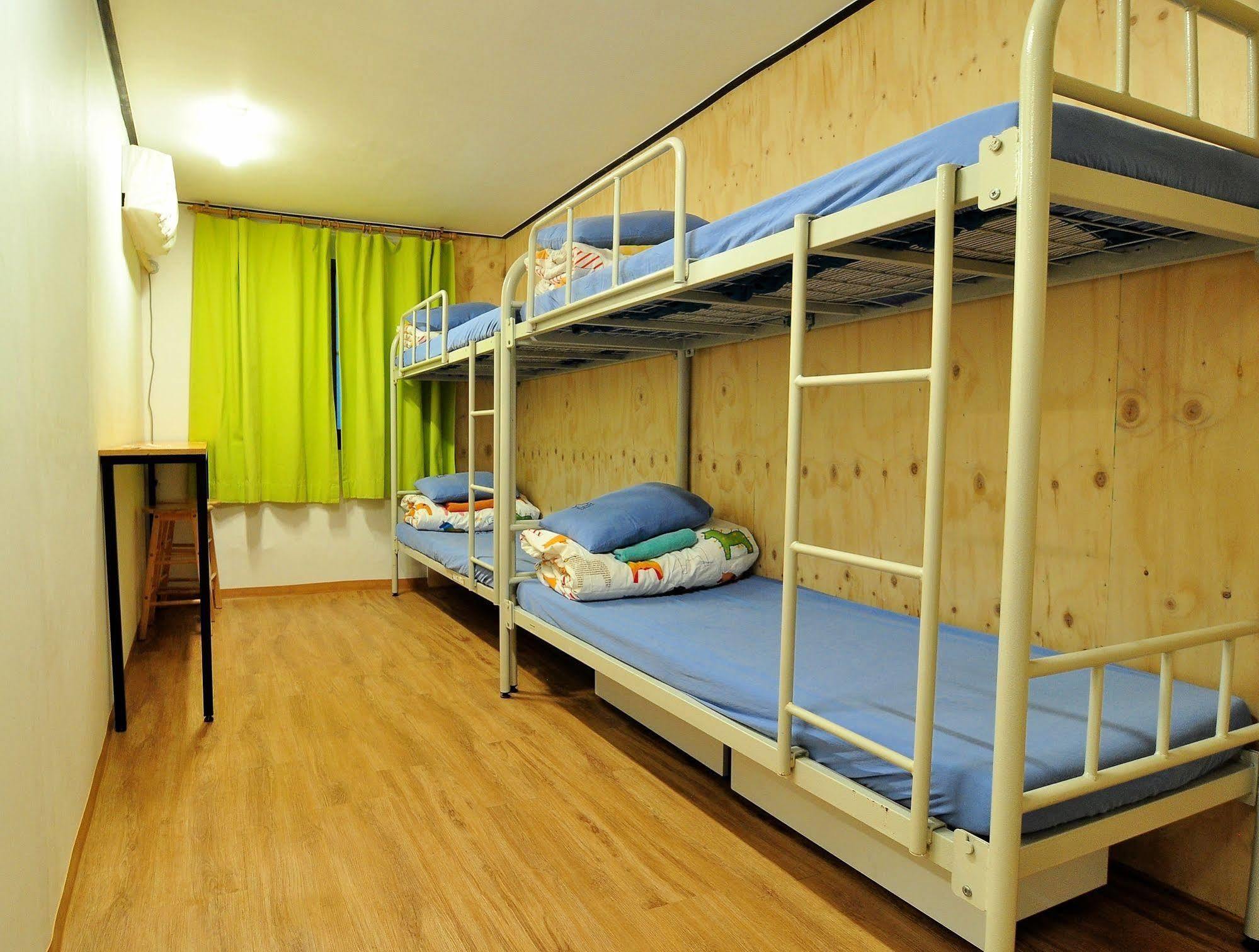Backpackers Inside Hostel Seoul Bagian luar foto